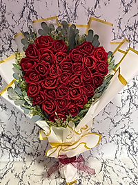 Kalpli yapay gül buketi