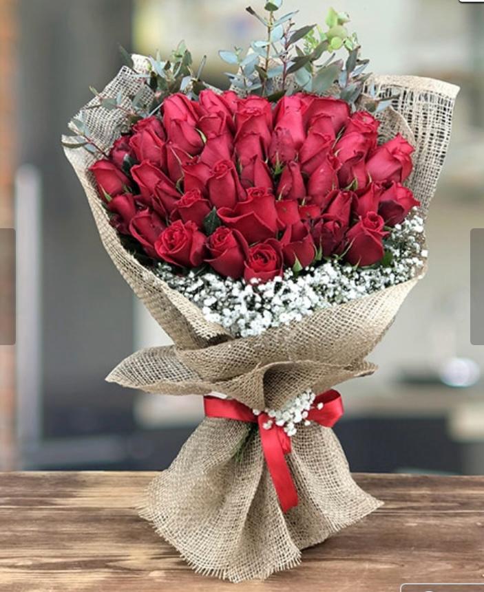 Hasır İle Süslenmiş 41 Golden Roses Gül