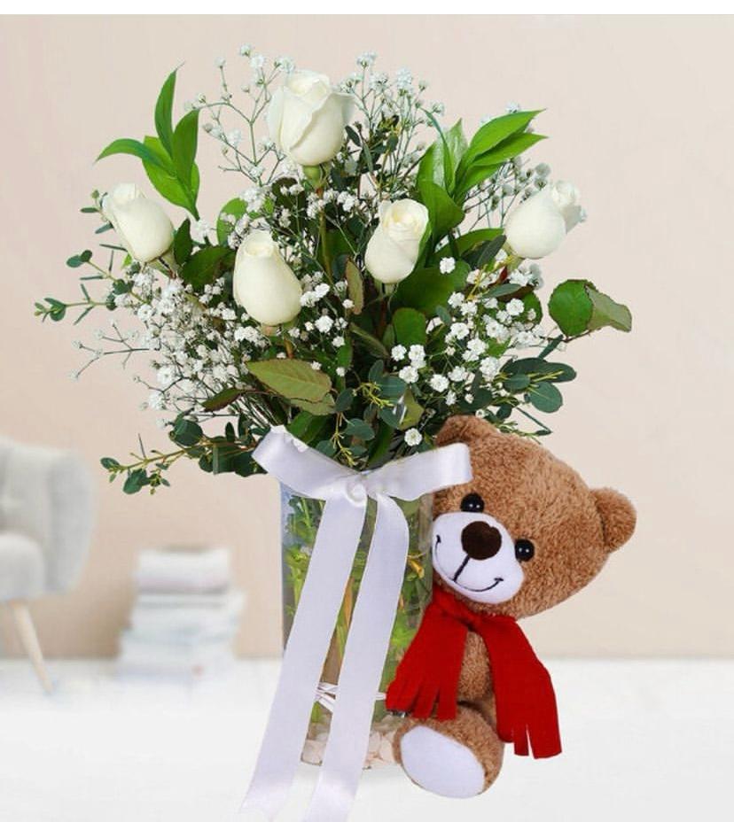 Cam Vazoda Ayıcıklı Gül