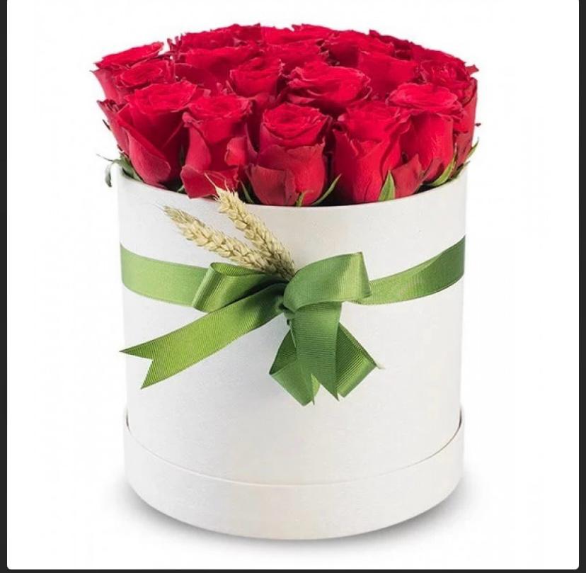 Kutuda Kırmızı Gül