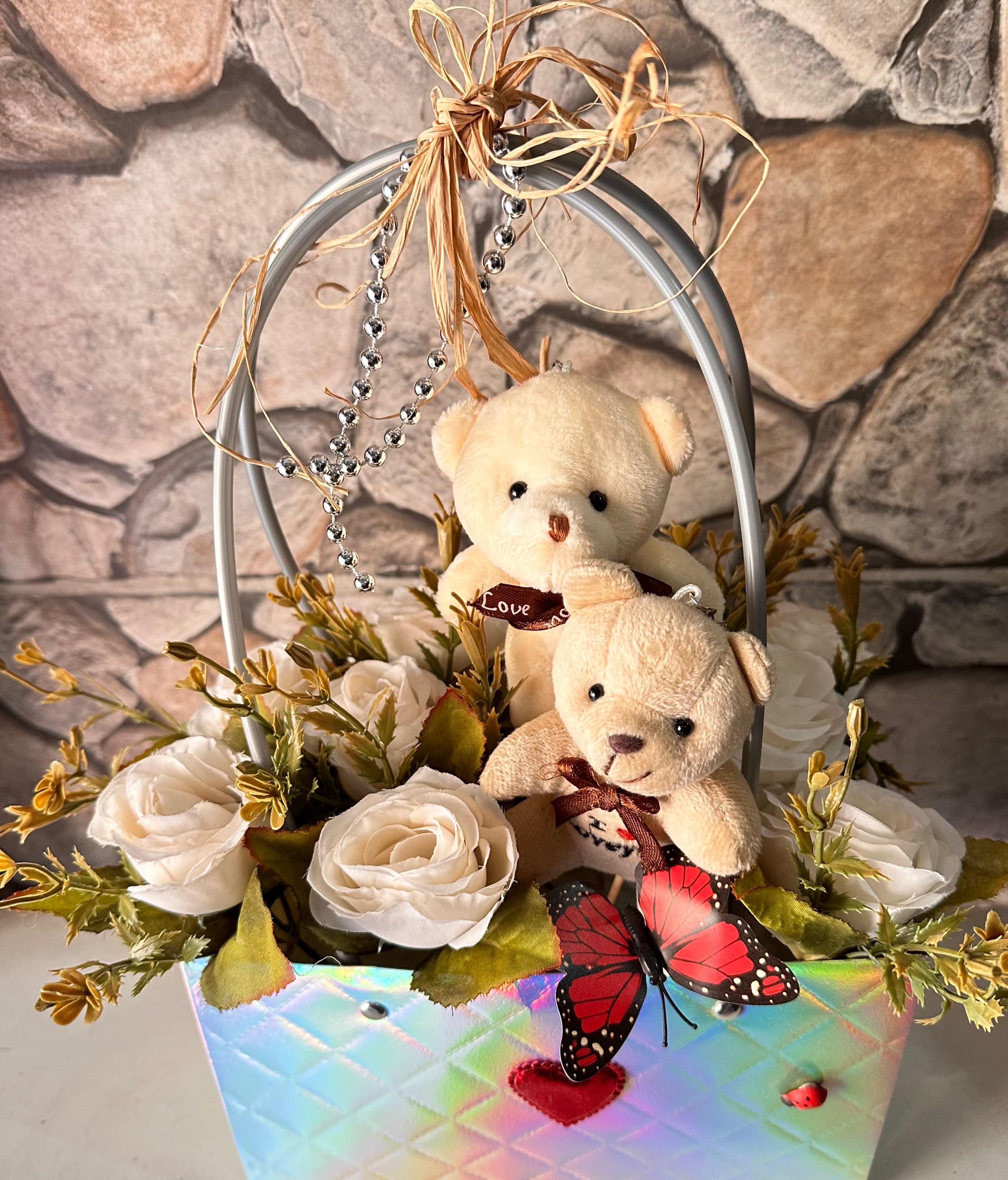 Çantada Yapay Gül & Ayıcık Aranjmanı