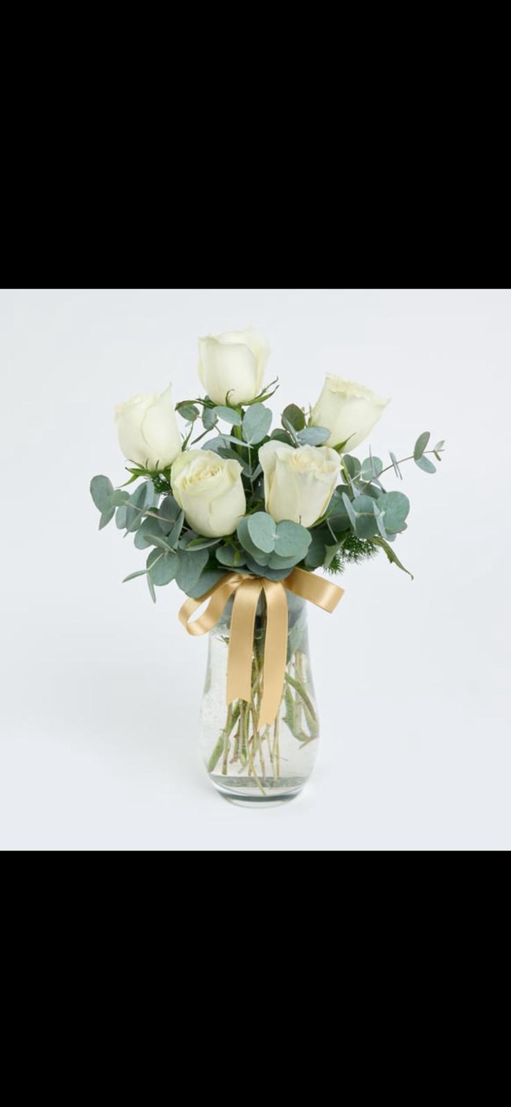 Paşabahçe vazoda 5'li canlı beyaz gül